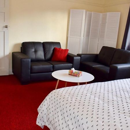 Comfortable 3 Bedroom Apartment In Trendy Haberfield Sydney Exterior photo